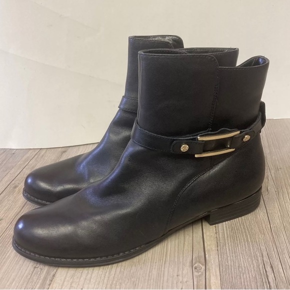 Isaac Mizrahi Tinker Women's Sz 8.5 Black Leather Gold Buckle /Studs Ankle Boot - Picture 3 of 11